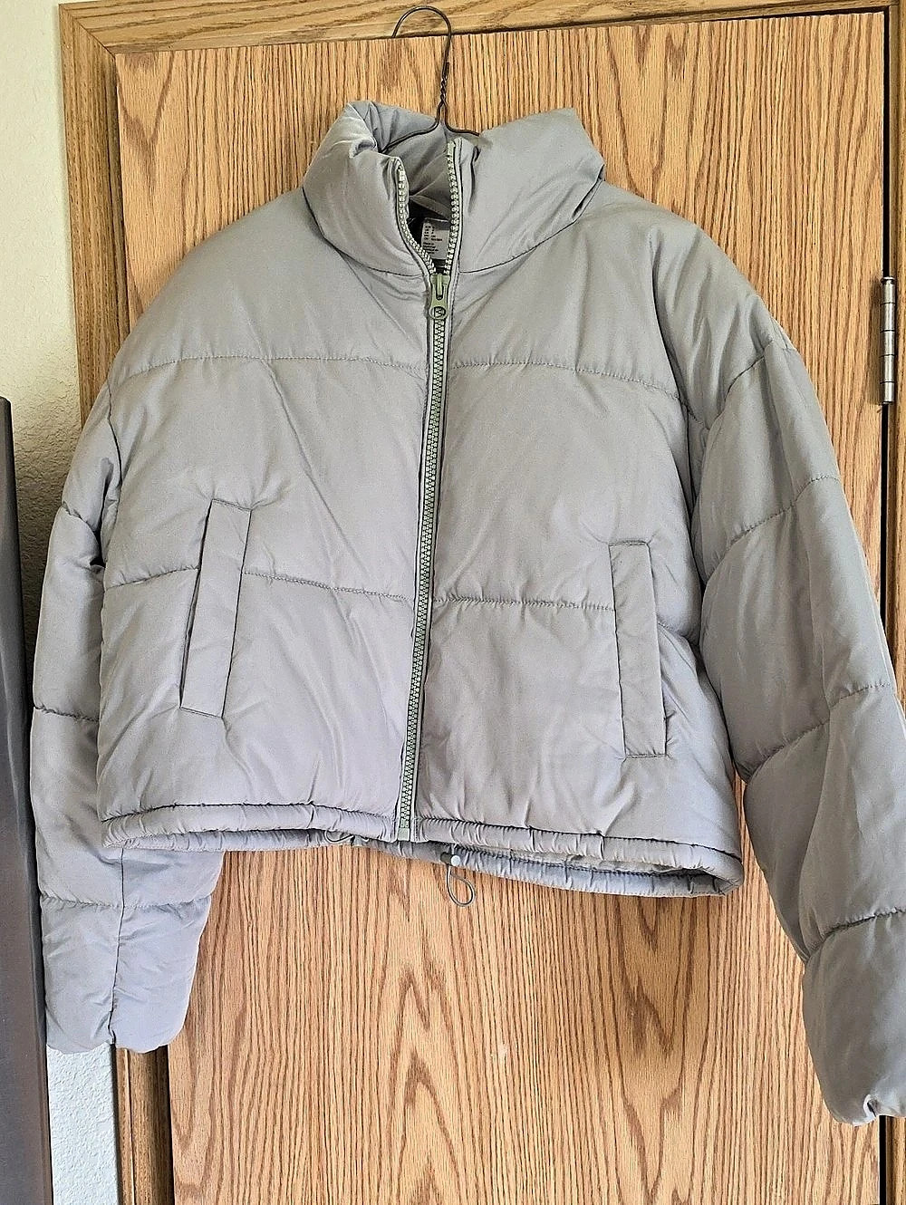 H&M Divided Short Puffer Jacket Light Green Small